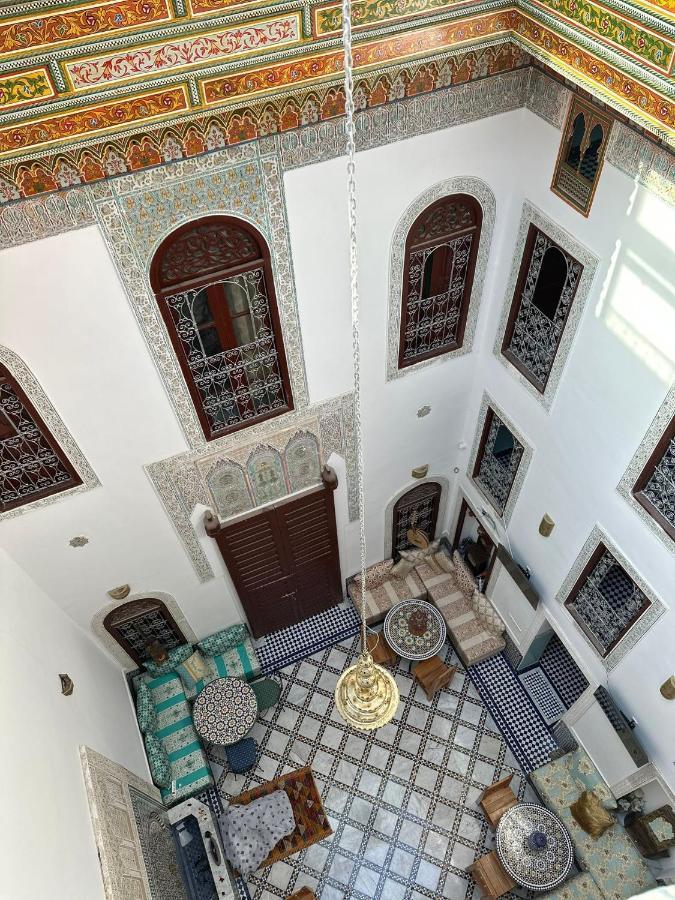 Riad Colors & - Family