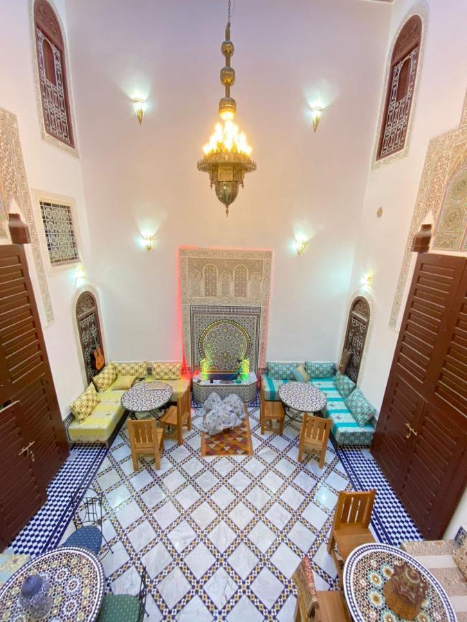 Riad Colors & - Family *