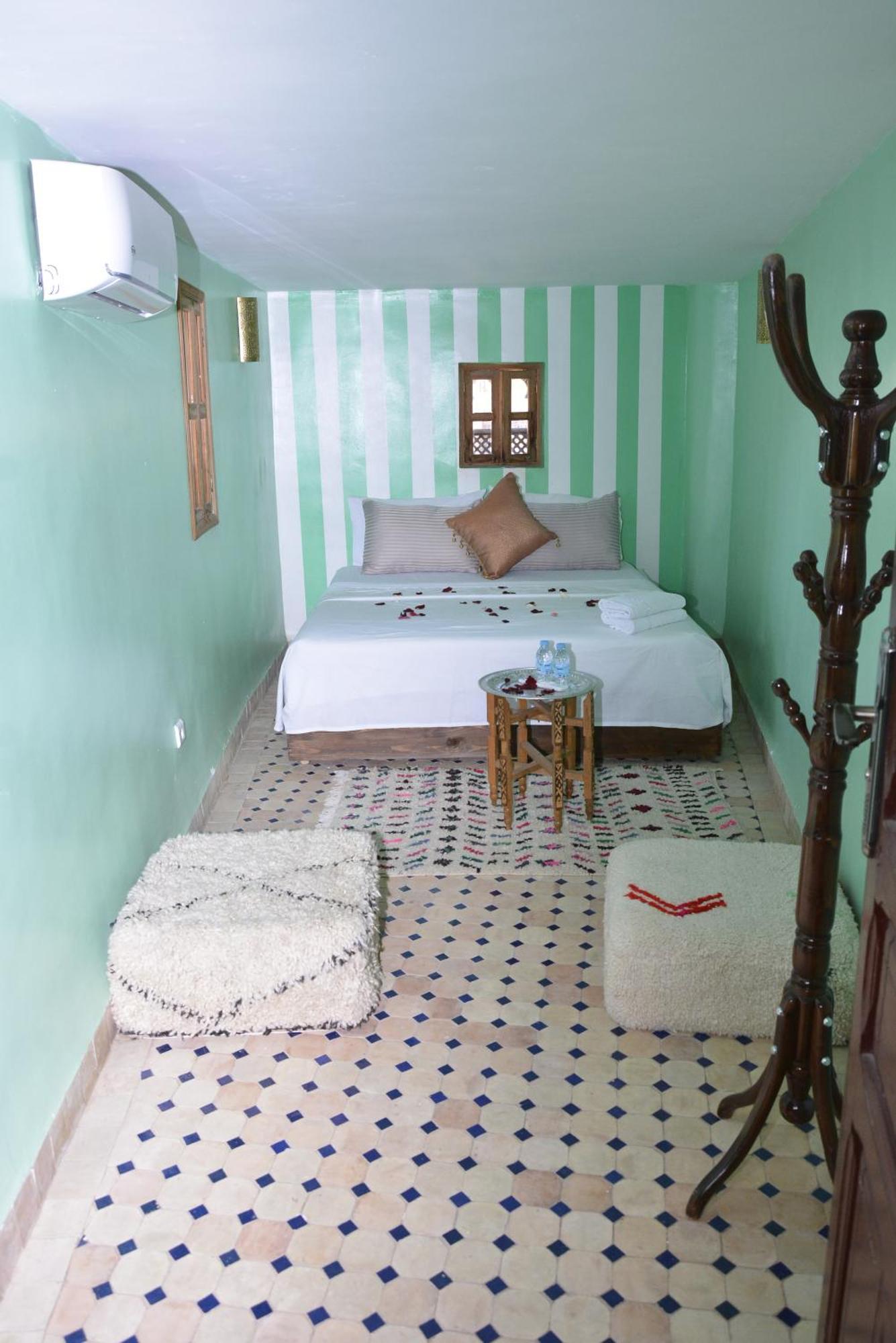 Colors & - Family Riad *