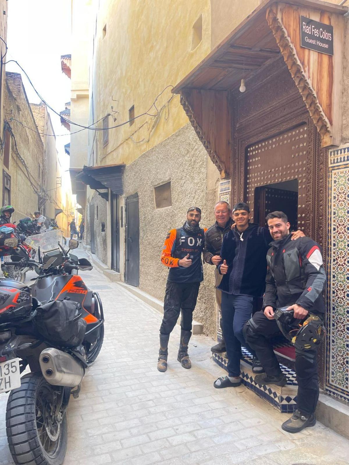 Riad Colors & - Family *