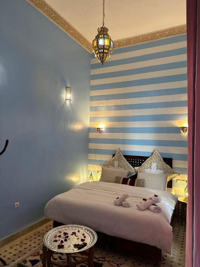 Riad Colors & - Family