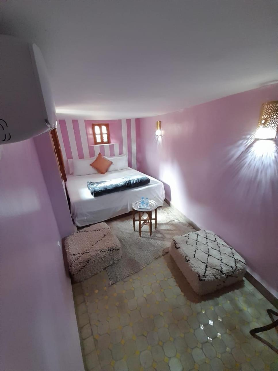 Colors & - Family Riad