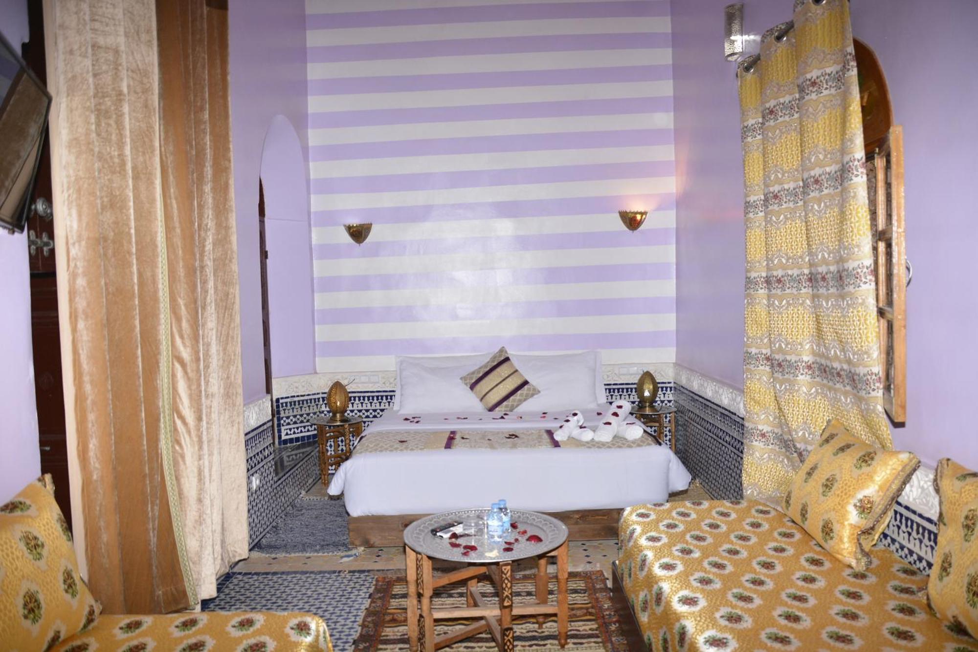 Riad Colors & - Family *