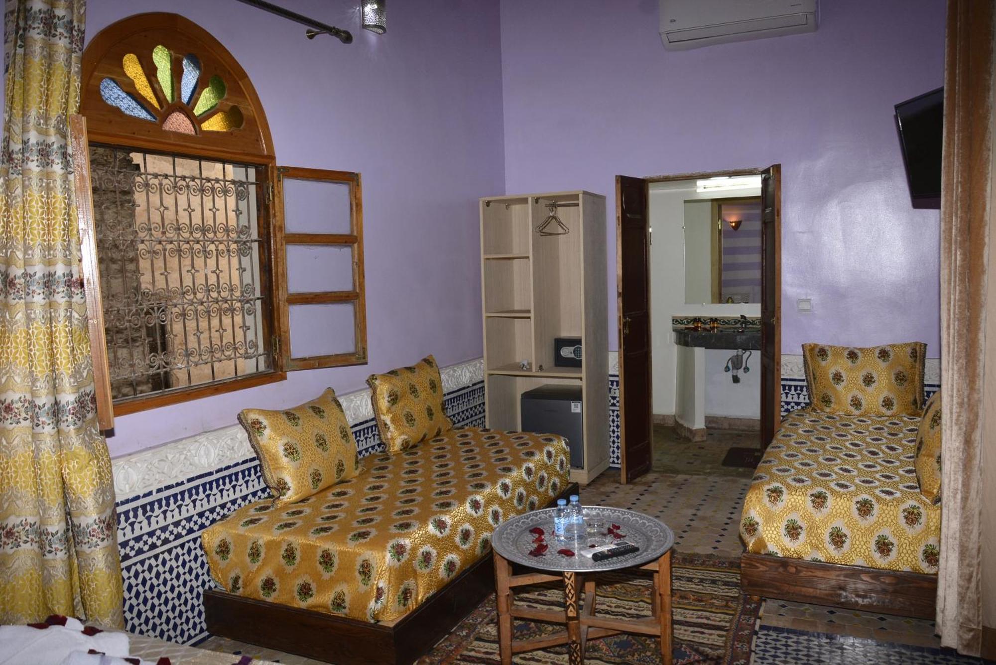 Riad Colors & - Family Fez